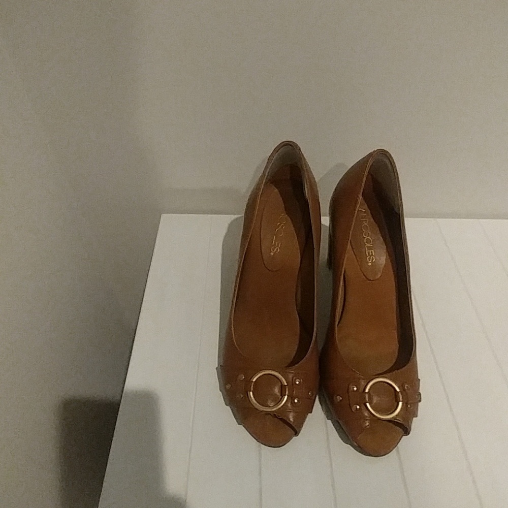 AEROSOLES heels